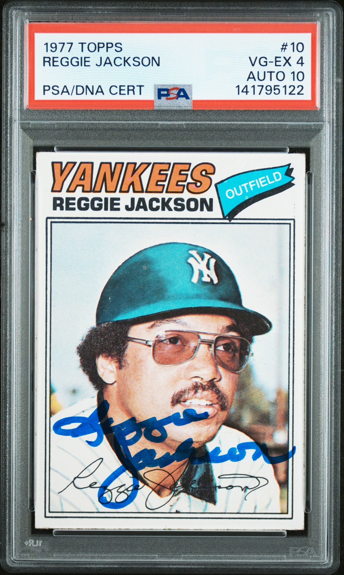Reggie Jackson 1977 Topps Signed Baseball Card #10 Graded PSA 4 Auto 10 Cert #141795122
