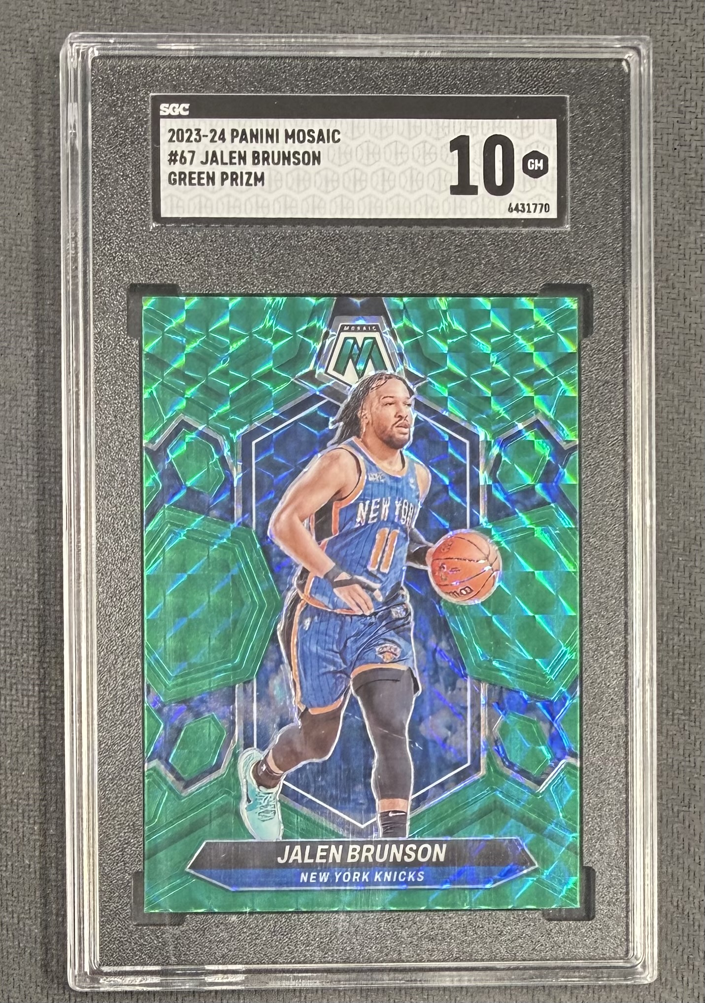 Jalen Brunson 2023-24 Panini Mosaic Green Prizm New York Knicks Basketball Card #67 Graded SGC 10 Cert #6431770