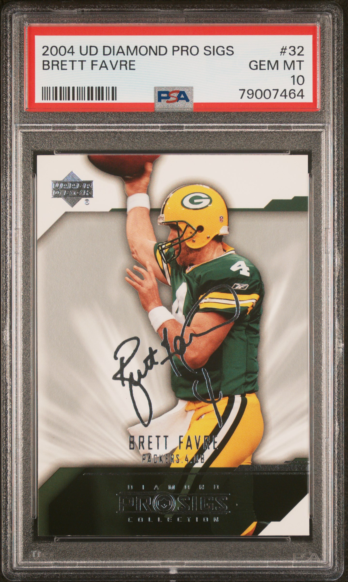 Brett Favre 2004 Upper Deck Diamond Pro Sigs Football Card #32 Graded PSA 10
