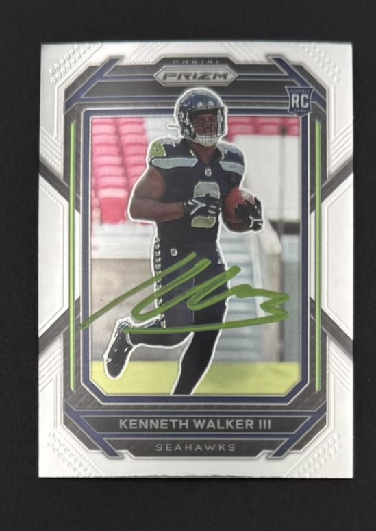 Kenneth Walker III 2022 Panini Prizm Seattle Seahawks Signed Football RC Rookie Card #318 Beckett Authenticated BV44690