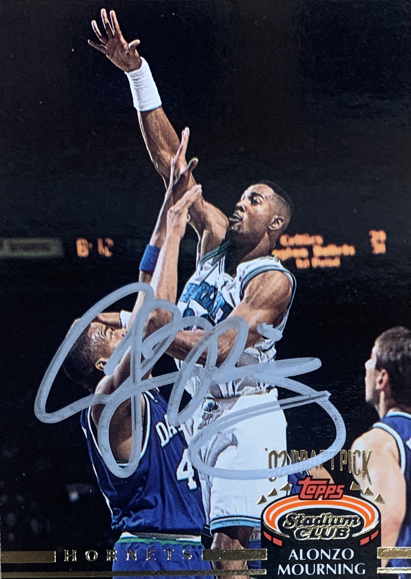 Alonzo Mourning Autographed 1992 Topps Stadium Club Signed Basketball Rookie Card #297 Auto JSA COA Alonzo Mourning Autographed 1992 Topps Stadium Club Signed Basketball Rookie Card #297 Auto JSA COA