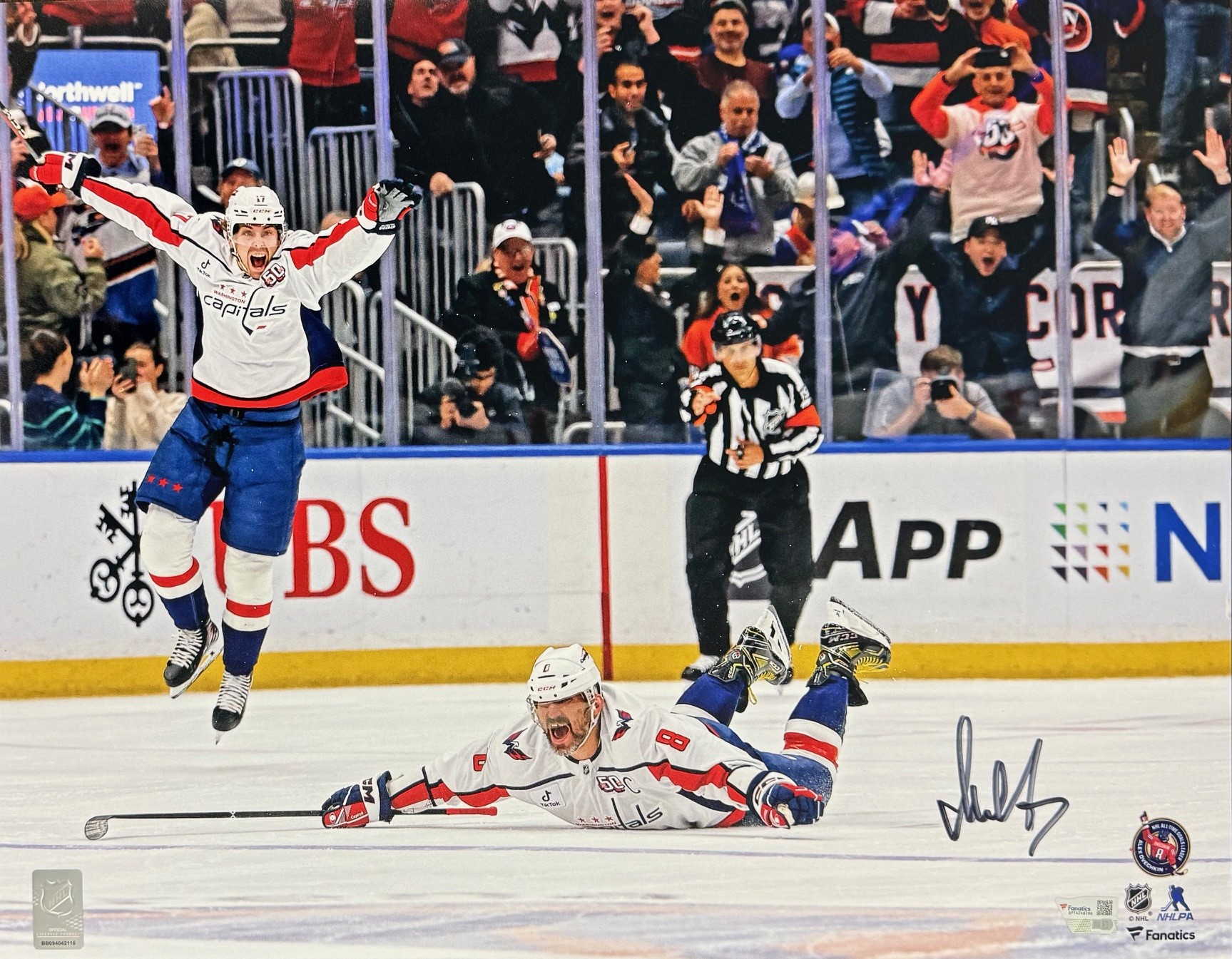 Alexander Ovechkin Autographed Washington Capitals Signed 16x20 Hockey Photo 895 Goal Breaks Wayne Gretzky's NHL Scoring Record Fanatics Authentic COA Alexander Ovechkin Autographed Washington Capitals Signed 16x20 Hockey Photo 895 Goal Breaks Wayne Gretzky's NHL Scoring Record Fanatics Authentic COA