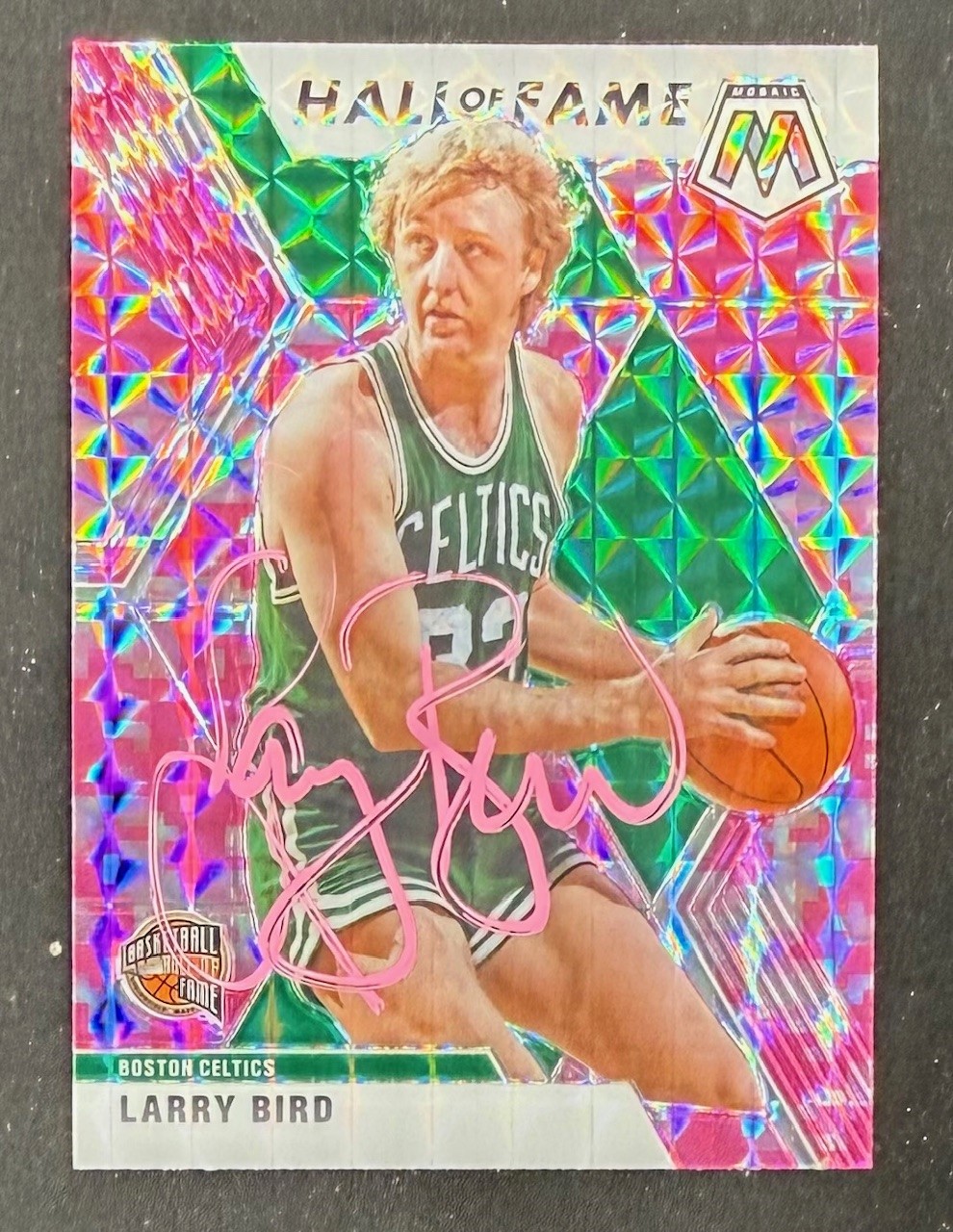 Larry Bird 2019-20 Panini Mosaic Camo Pink Signed Basketball Card Auto #290 Beckett Witnessed Cert #4W070048