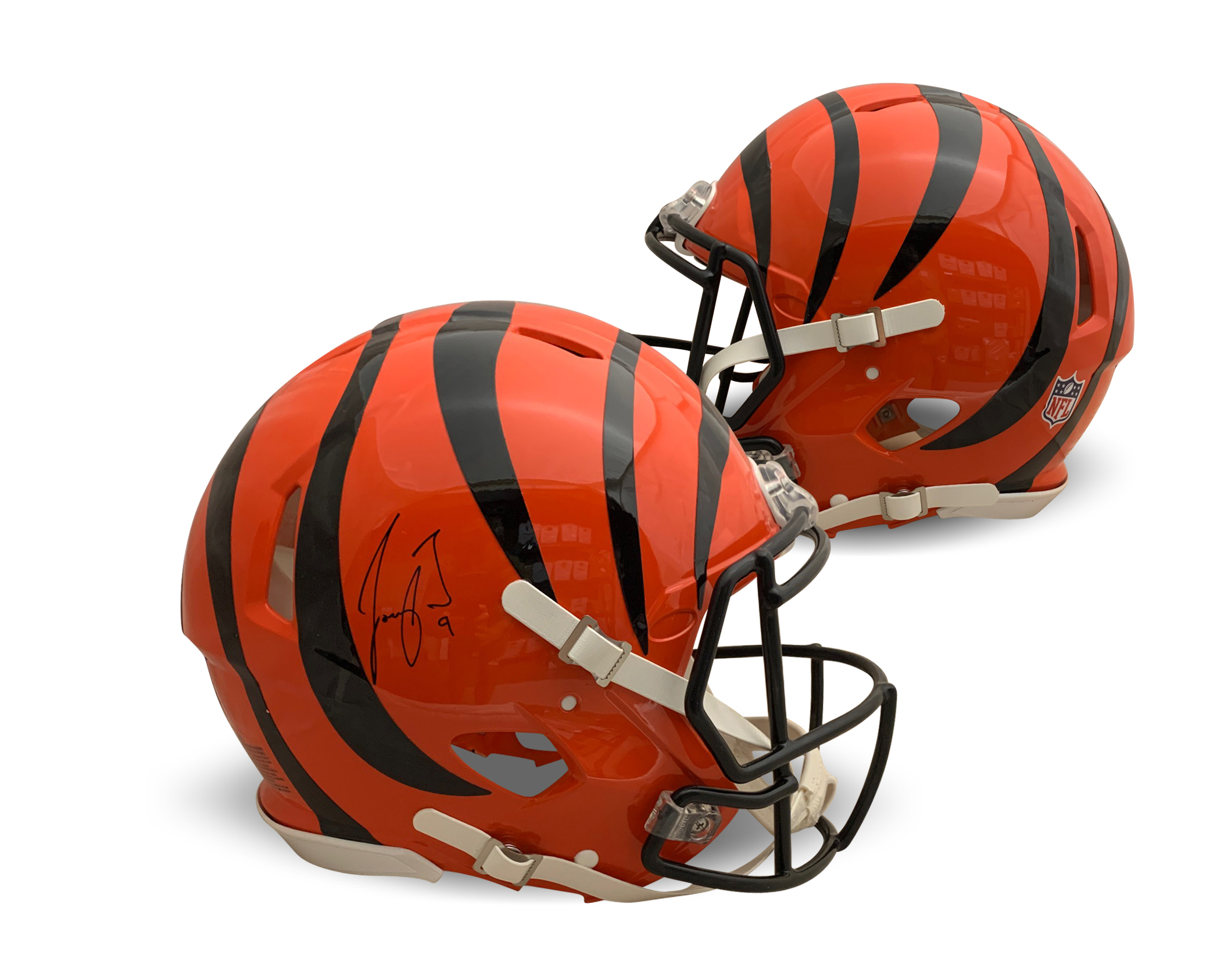 Joe Burrow Autographed Cincinnati Bengals Signed Full Size Authentic Football Helmet Fanatics COA – As close as you can get to what the player's wear!