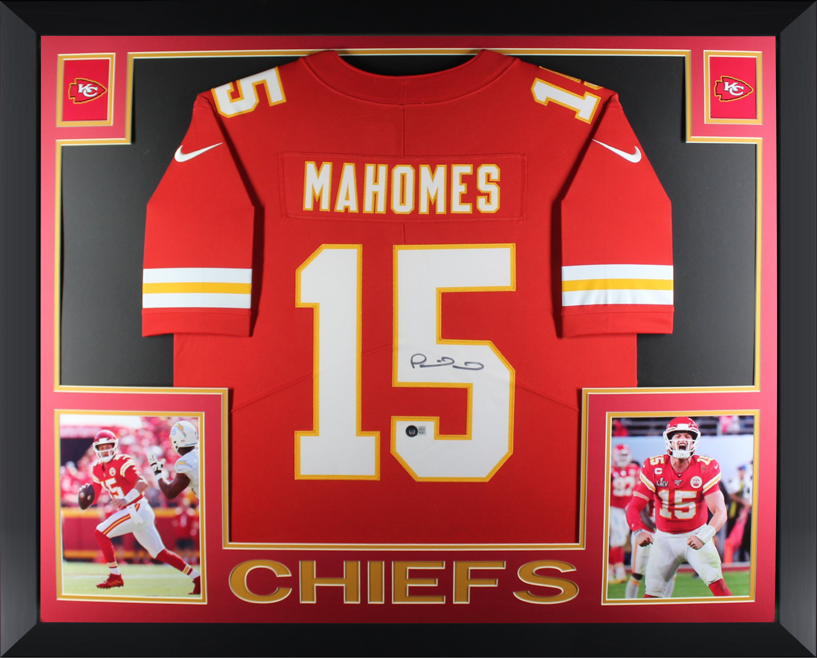 Patrick Mahomes Autographed Kansas City Chiefs Nike Limited Football Signed Framed Jersey Beckett COA A