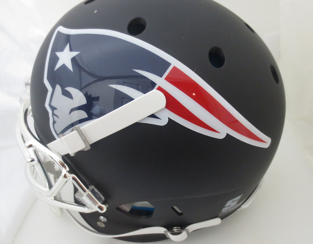 Tom Brady Autographed Patriots Authentic Black Chrome Football Signed Full Size Helmet ...1024 x 800